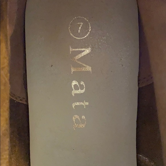 Brown scalloped booties - Picture 2 of 2